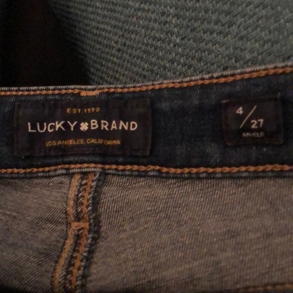 Size 4/27 high rise Lucky Brand jeans